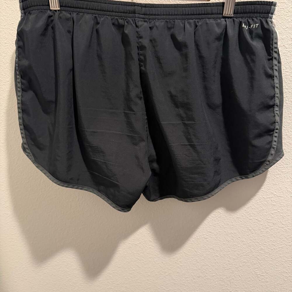Nike DriFit Womens Activewear Athletic Running Shorts Black&White Size M - Picture 3 of 6